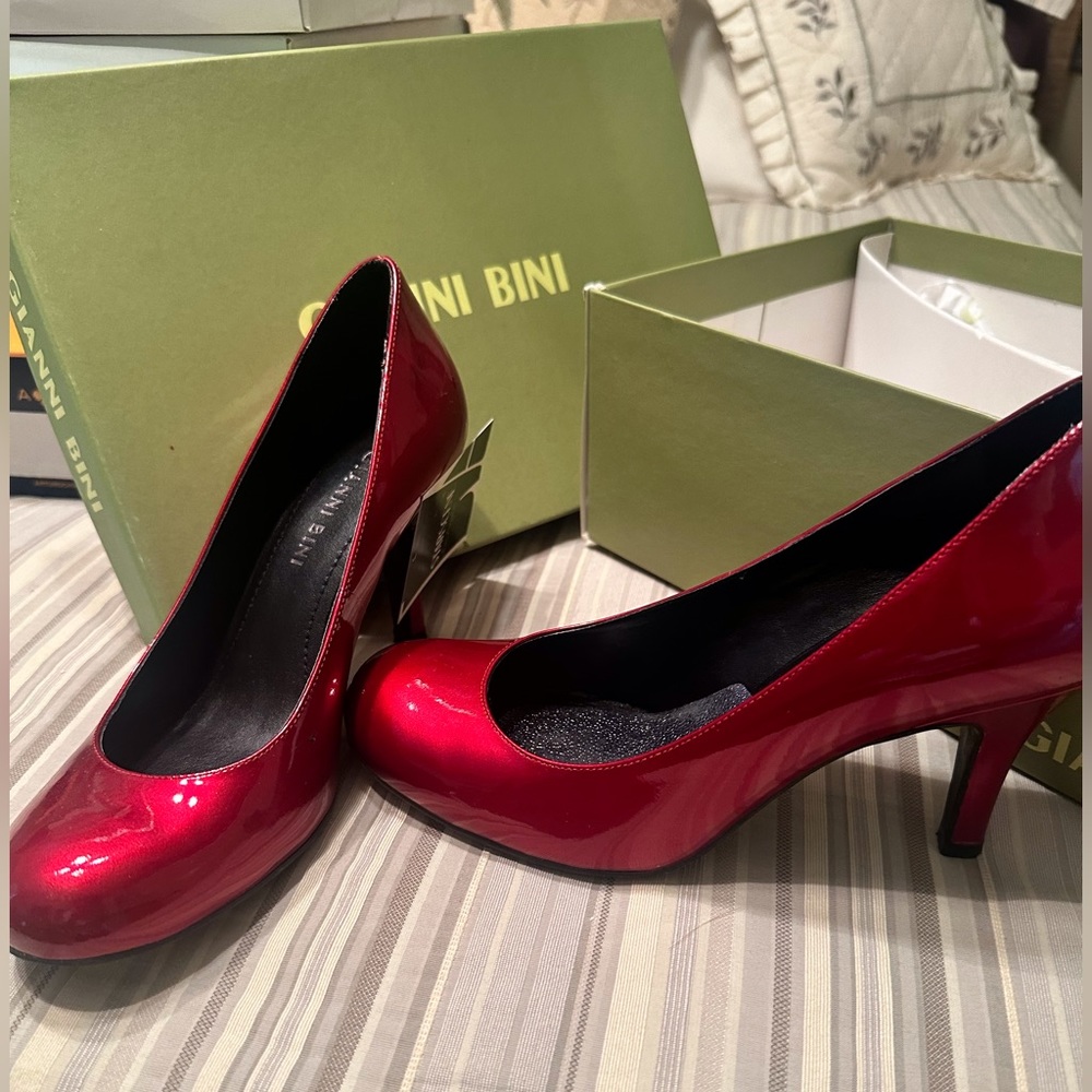 Gianni Bini Round Toe Pumps - Sparkle Red